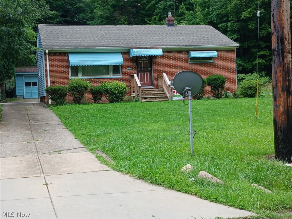 1896 Belvoir Boulevard East Cleveland OH 44112