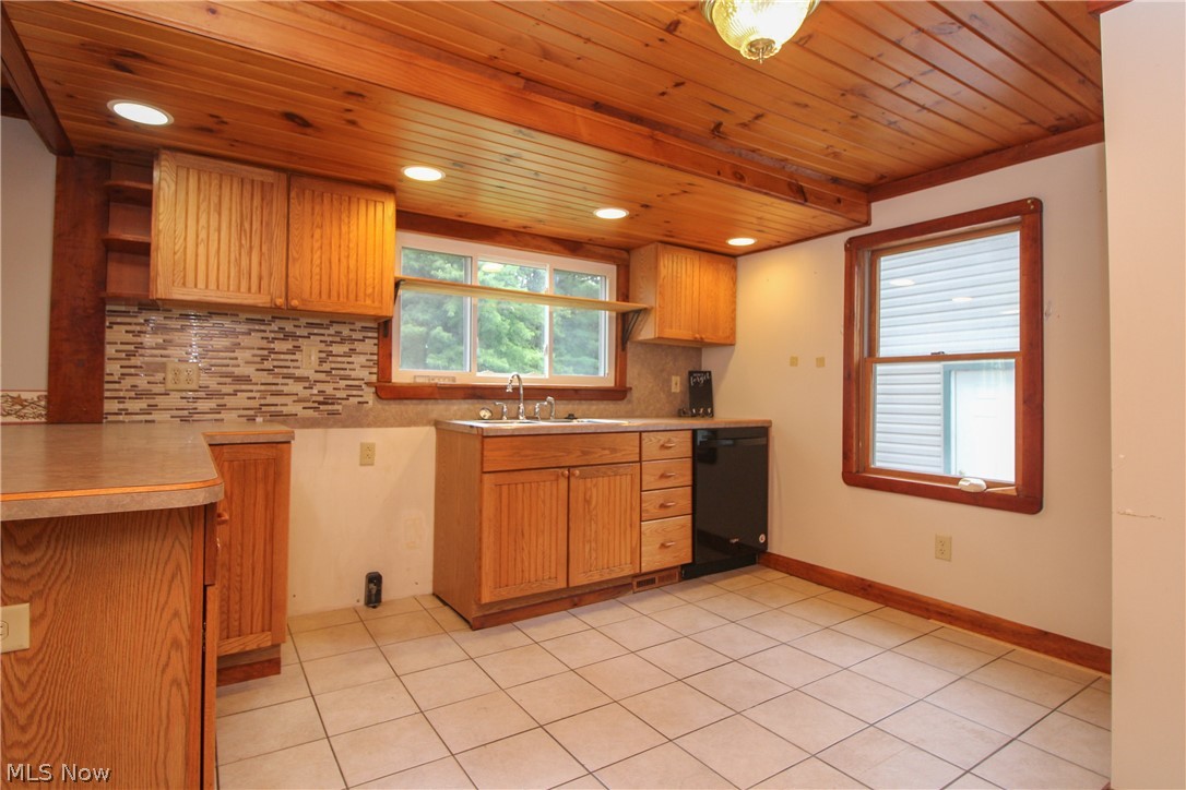 4428 State Route 7 Burghill OH 44404