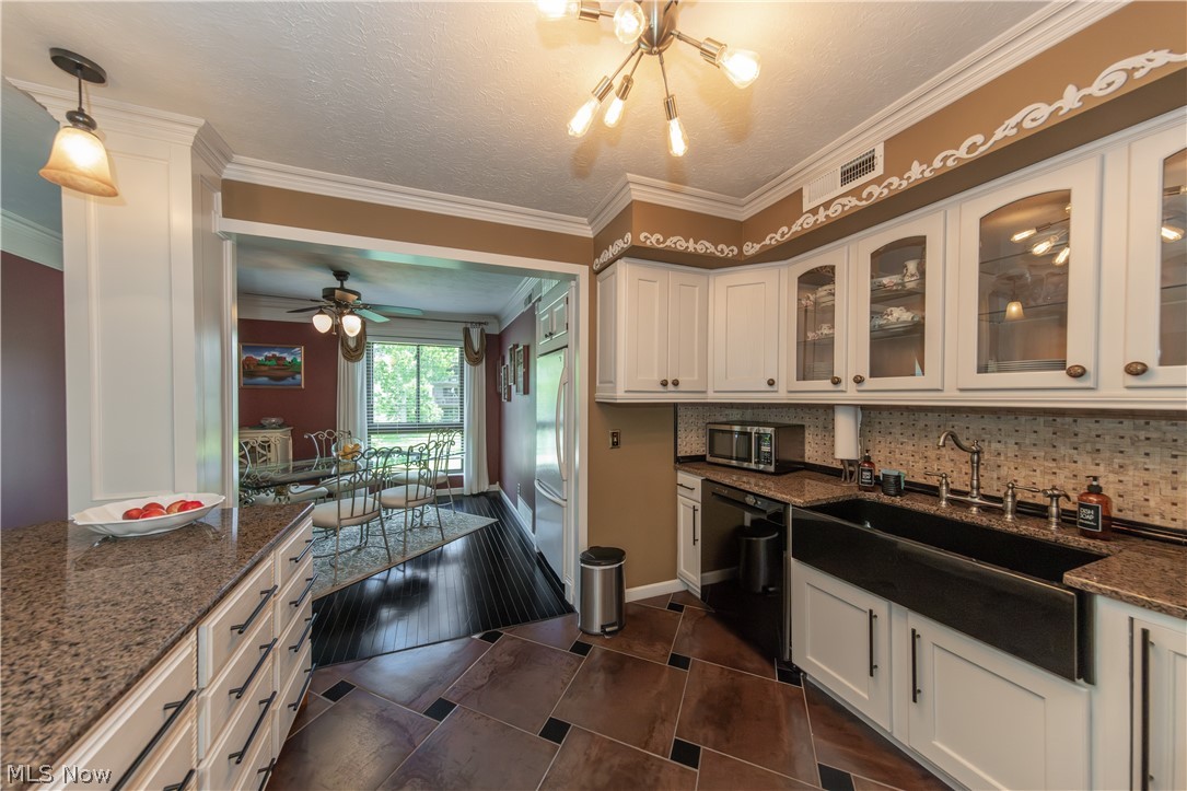 1115 Canyon View Road Sagamore Hills OH 44067
