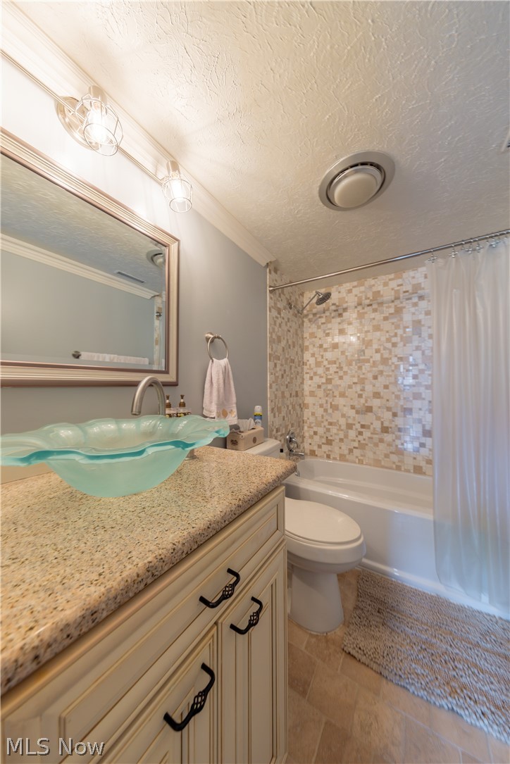 1115 Canyon View Road Sagamore Hills OH 44067