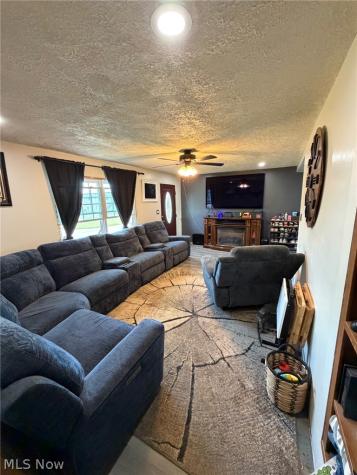 3801 Beck Avenue Louisville OH 44641