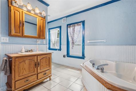 308 North Avenue NE Massillon OH 44646