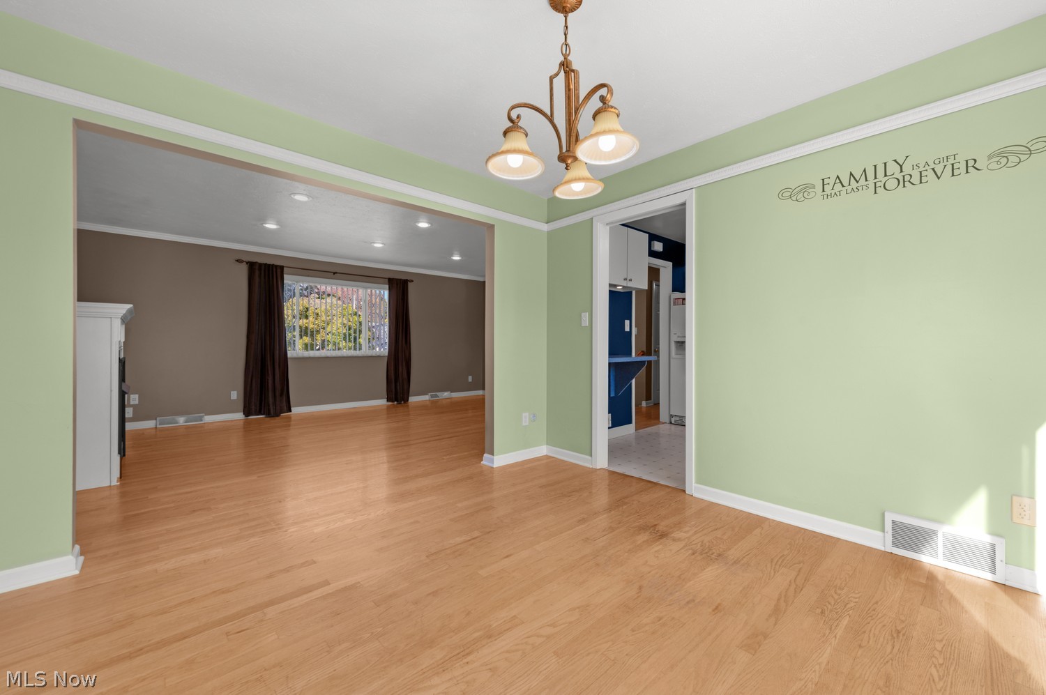 2087 Magnolia Drive Rocky River OH 44116