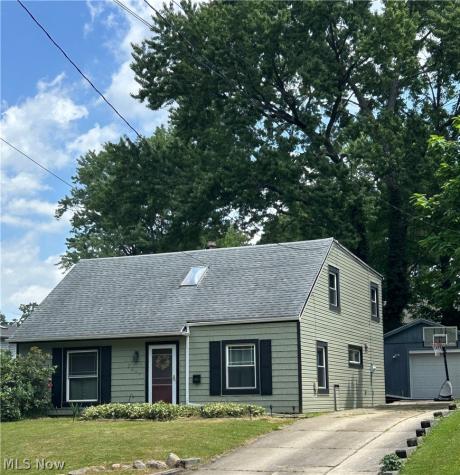 2337 Schubert Street Cuyahoga Falls OH 44221