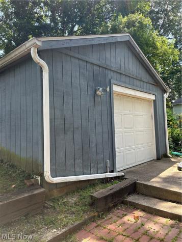 2337 Schubert Street Cuyahoga Falls OH 44221