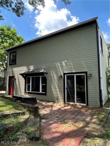 2337 Schubert Street Cuyahoga Falls OH 44221
