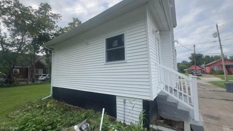 1527 W 19th Street Lorain OH 44052