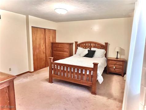 512 Pine Valley Drive Steubenville OH 43952