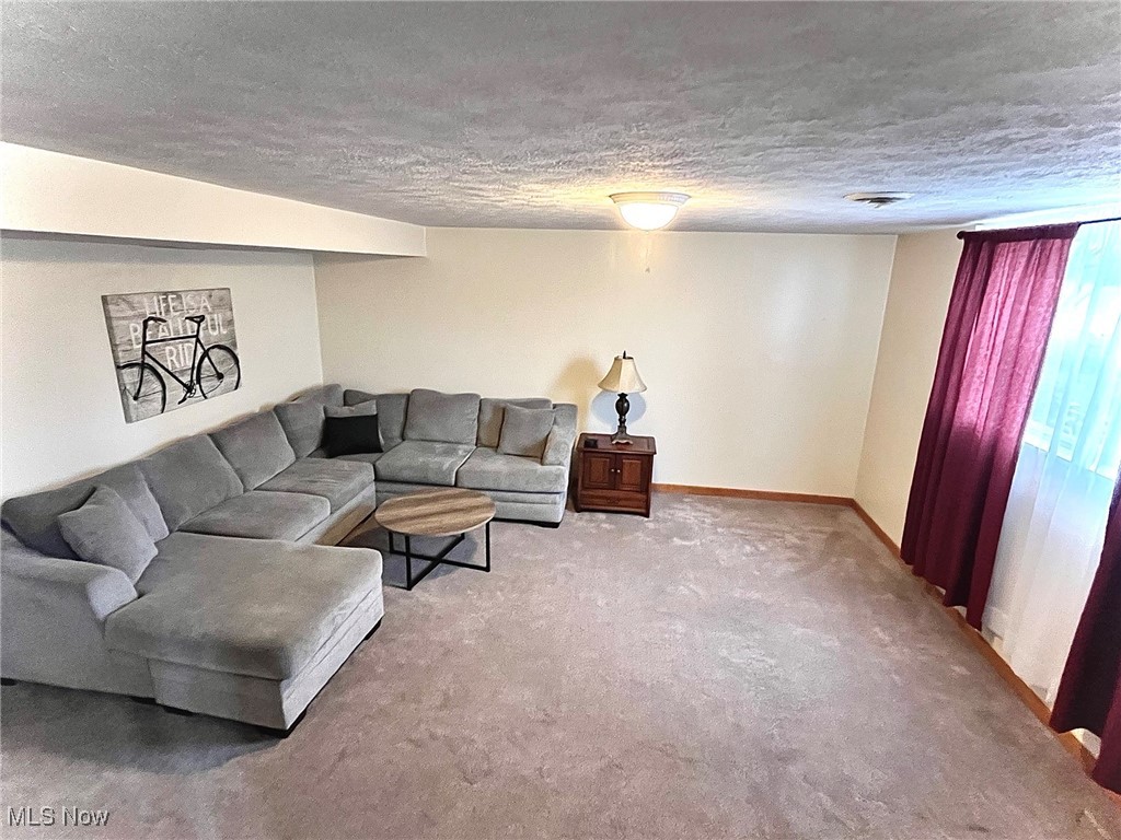 512 Pine Valley Drive Steubenville OH 43952