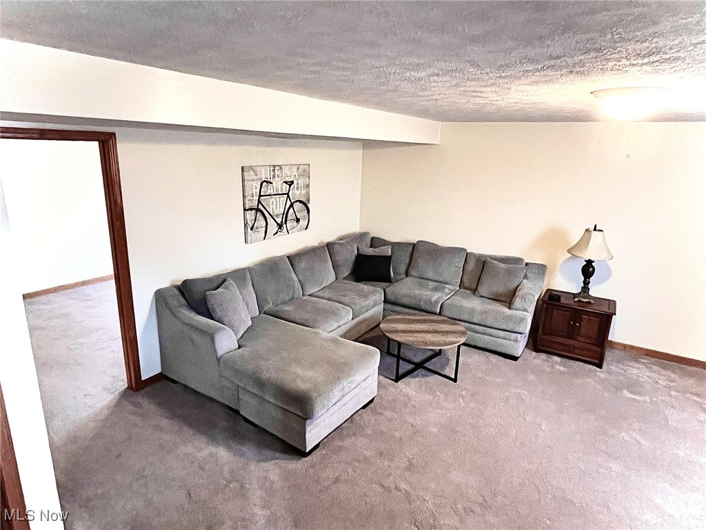 512 Pine Valley Drive Steubenville OH 43952