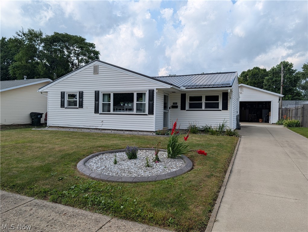 2325 Cathy Drive NE Canton OH 44705