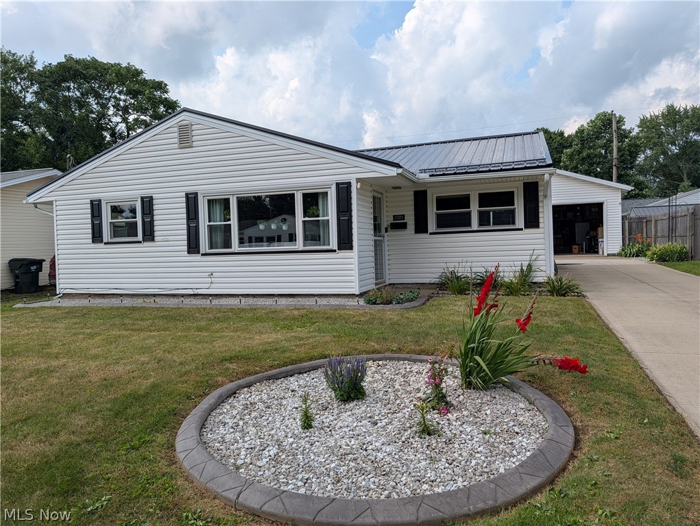 2325 Cathy Drive NE Canton OH 44705