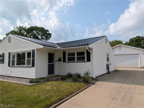 2325 Cathy Drive NE Canton OH 44705