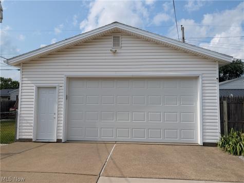 2325 Cathy Drive NE Canton OH 44705