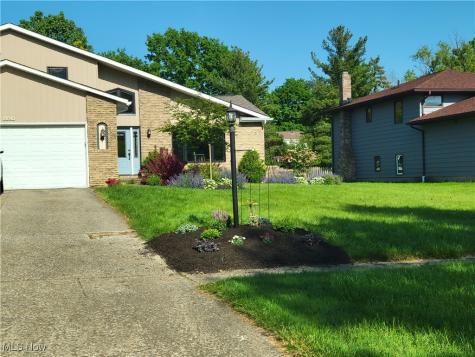 8329 Lorraine Drive Strongsville OH 44149