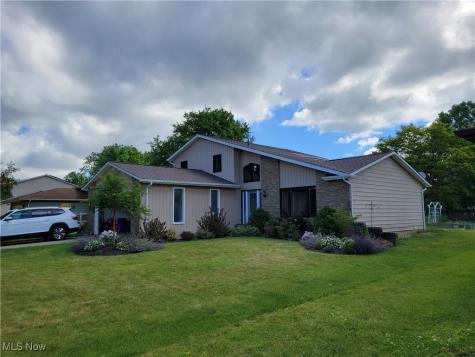 8329 Lorraine Drive Strongsville OH 44149