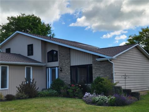 8329 Lorraine Drive Strongsville OH 44149