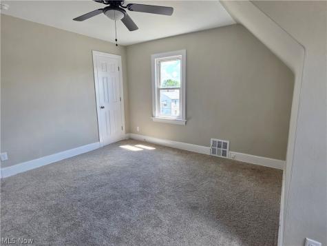 239 Hollywood Boulevard Steubenville OH 43952