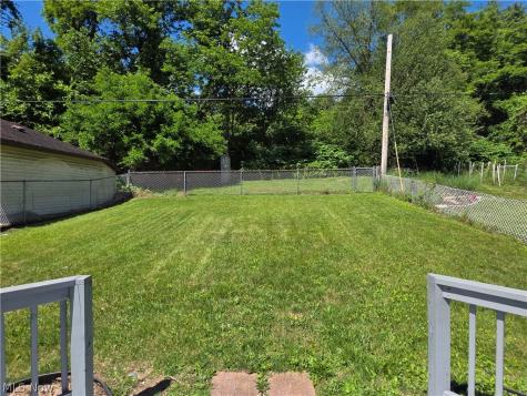 239 Hollywood Boulevard Steubenville OH 43952