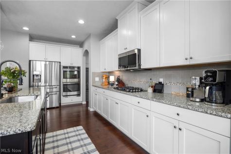2430 Woodhawk Lane Avon OH 44011