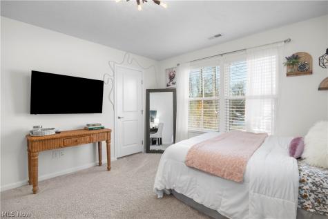 2430 Woodhawk Lane Avon OH 44011