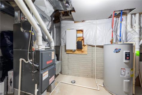 2430 Woodhawk Lane Avon OH 44011