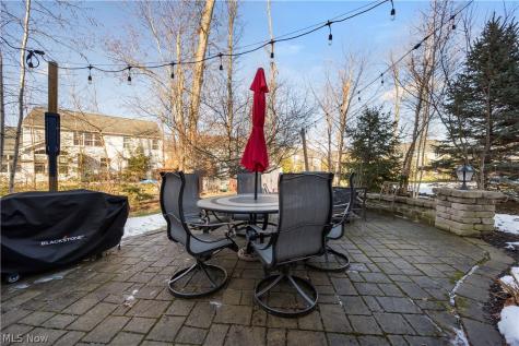 2430 Woodhawk Lane Avon OH 44011