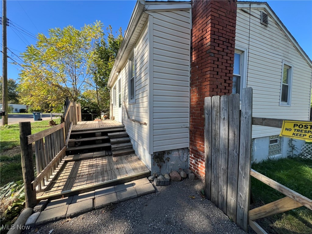 2487 Delaware Avenue Akron OH 44312