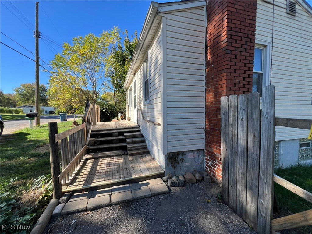 2487 Delaware Avenue Akron OH 44312