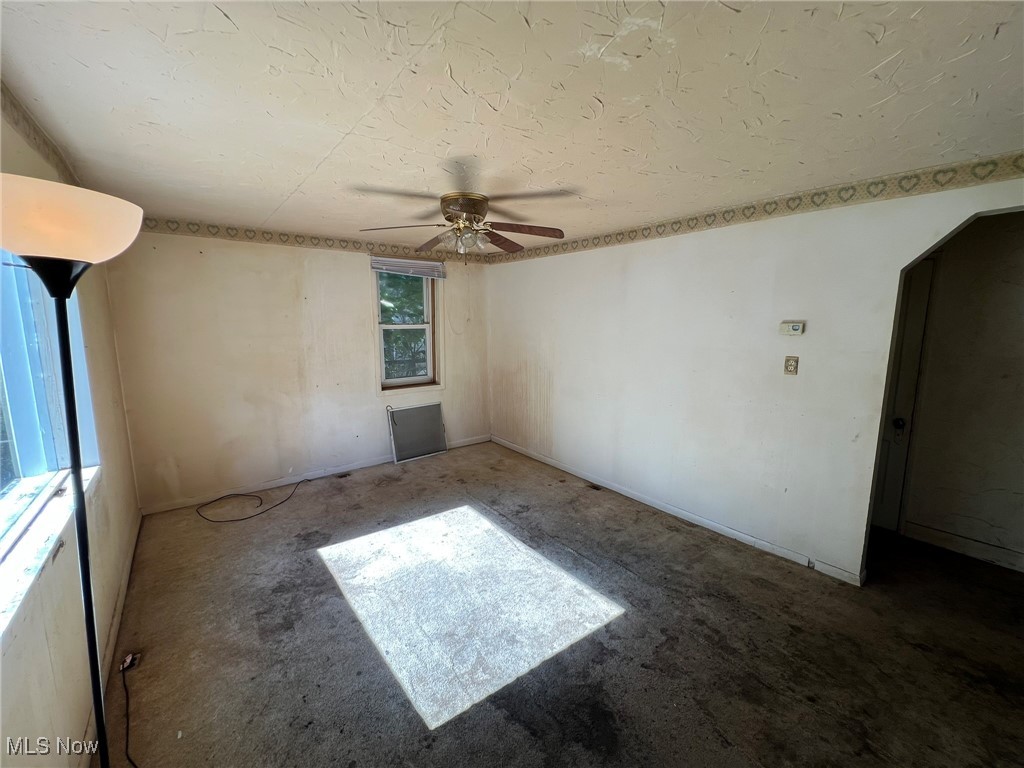 2487 Delaware Avenue Akron OH 44312