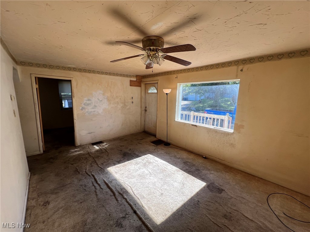 2487 Delaware Avenue Akron OH 44312