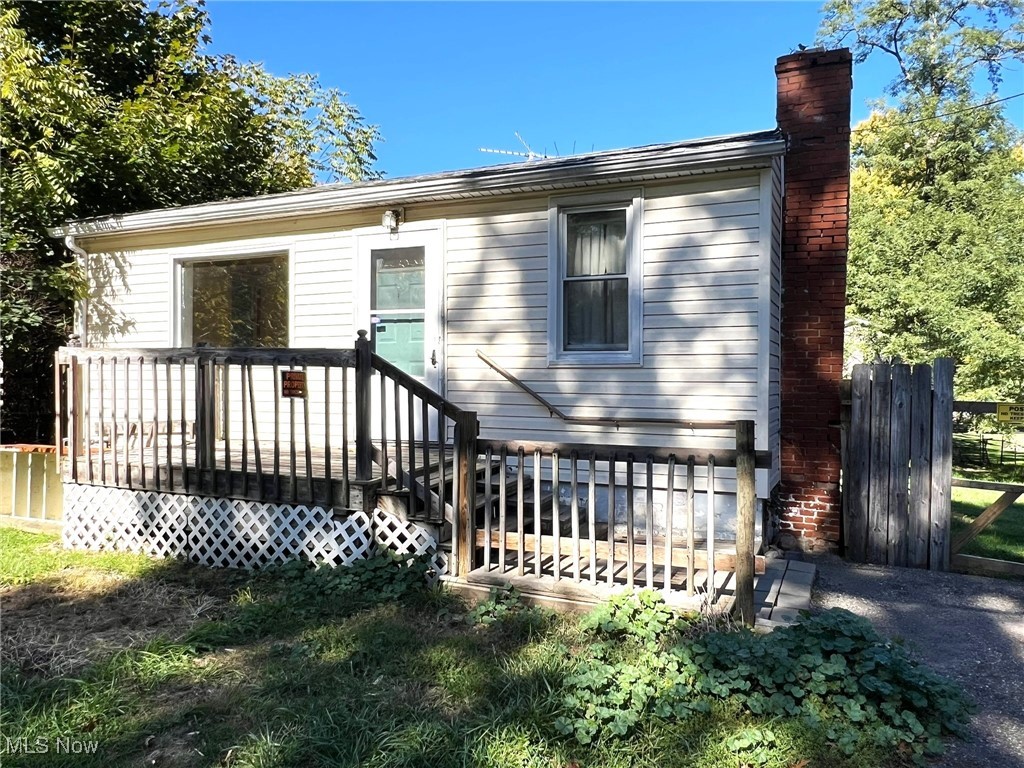 2487 Delaware Avenue Akron OH 44312