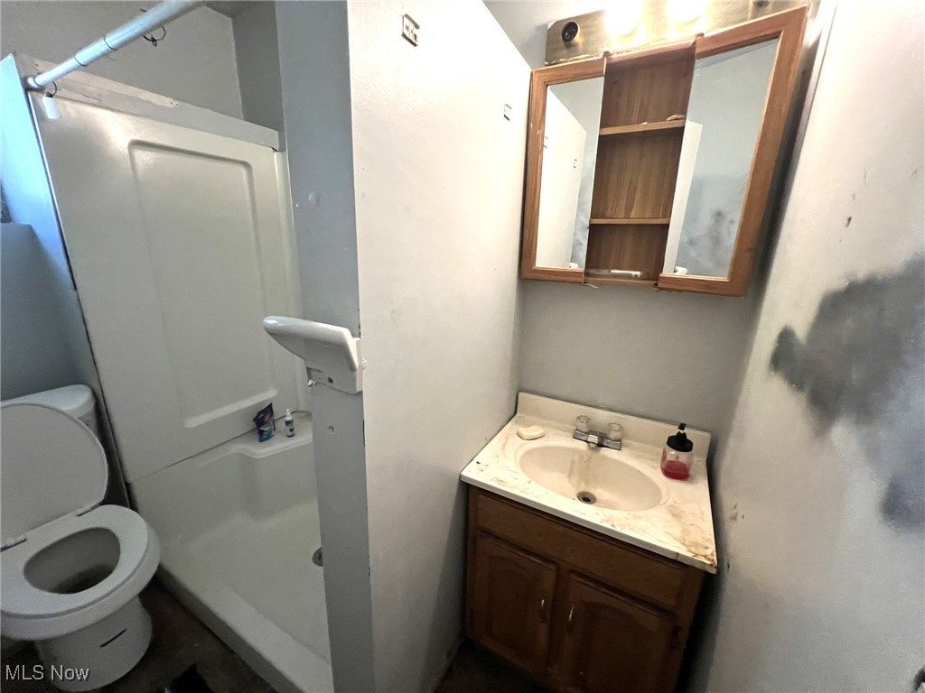 2487 Delaware Avenue Akron OH 44312