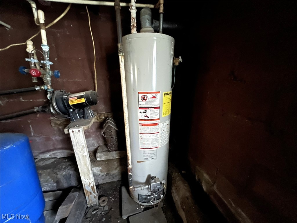 2487 Delaware Avenue Akron OH 44312