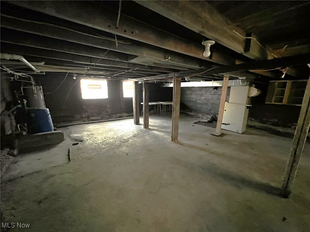 2487 Delaware Avenue Akron OH 44312