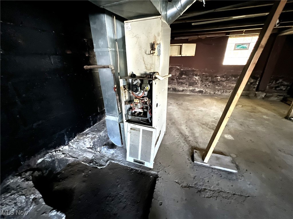 2487 Delaware Avenue Akron OH 44312