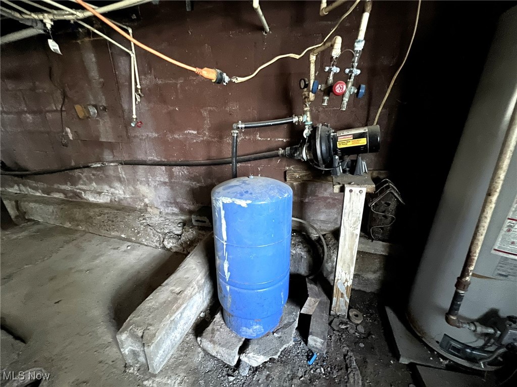 2487 Delaware Avenue Akron OH 44312