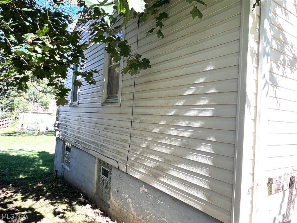 2487 Delaware Avenue Akron OH 44312