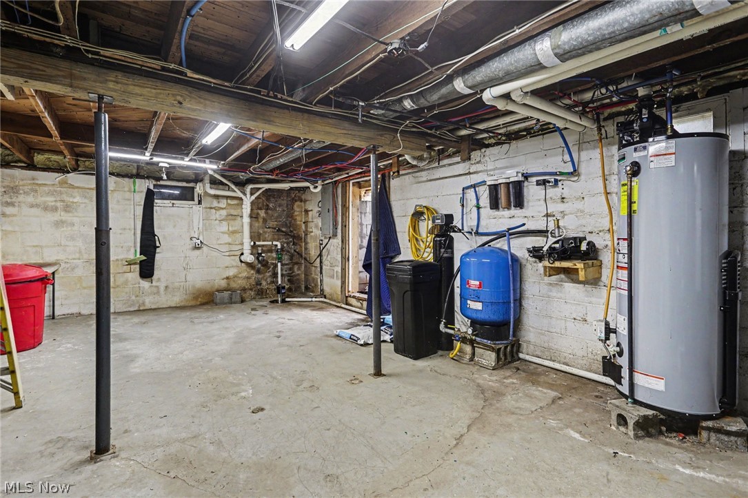108 Washington Street Coshocton OH 43812