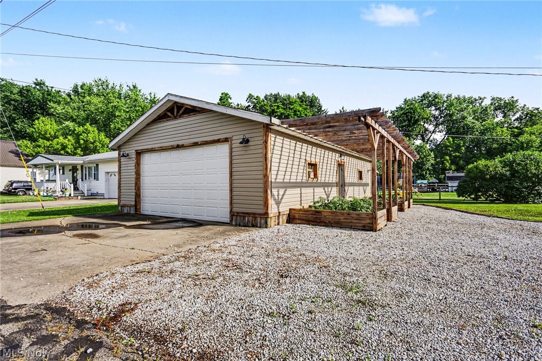 108 Washington Street Coshocton OH 43812