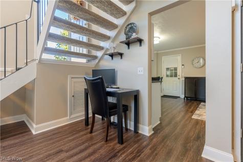 6274 Woodmoor Avenue NW Canton OH 44718