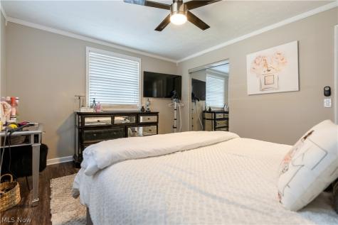 6274 Woodmoor Avenue NW Canton OH 44718