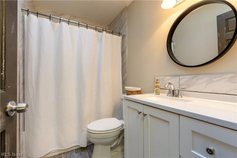 6274 Woodmoor Avenue NW Canton OH 44718