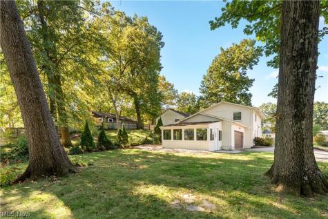 6274 Woodmoor Avenue NW Canton OH 44718