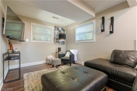 6274 Woodmoor Avenue NW Canton OH 44718
