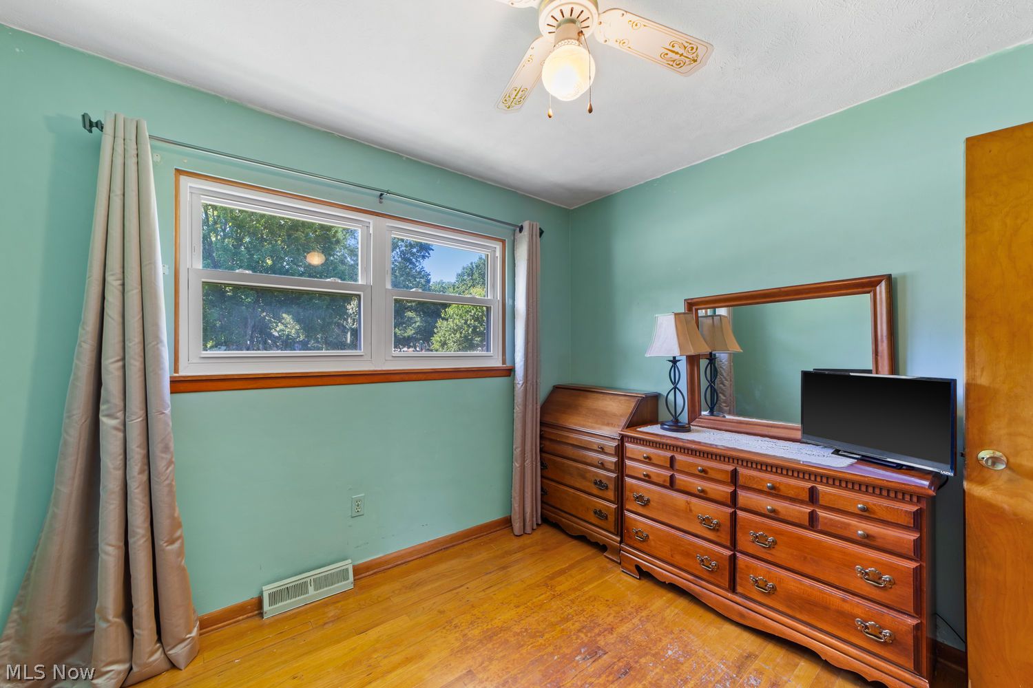 4428 Oak Lane North Olmsted OH 44070