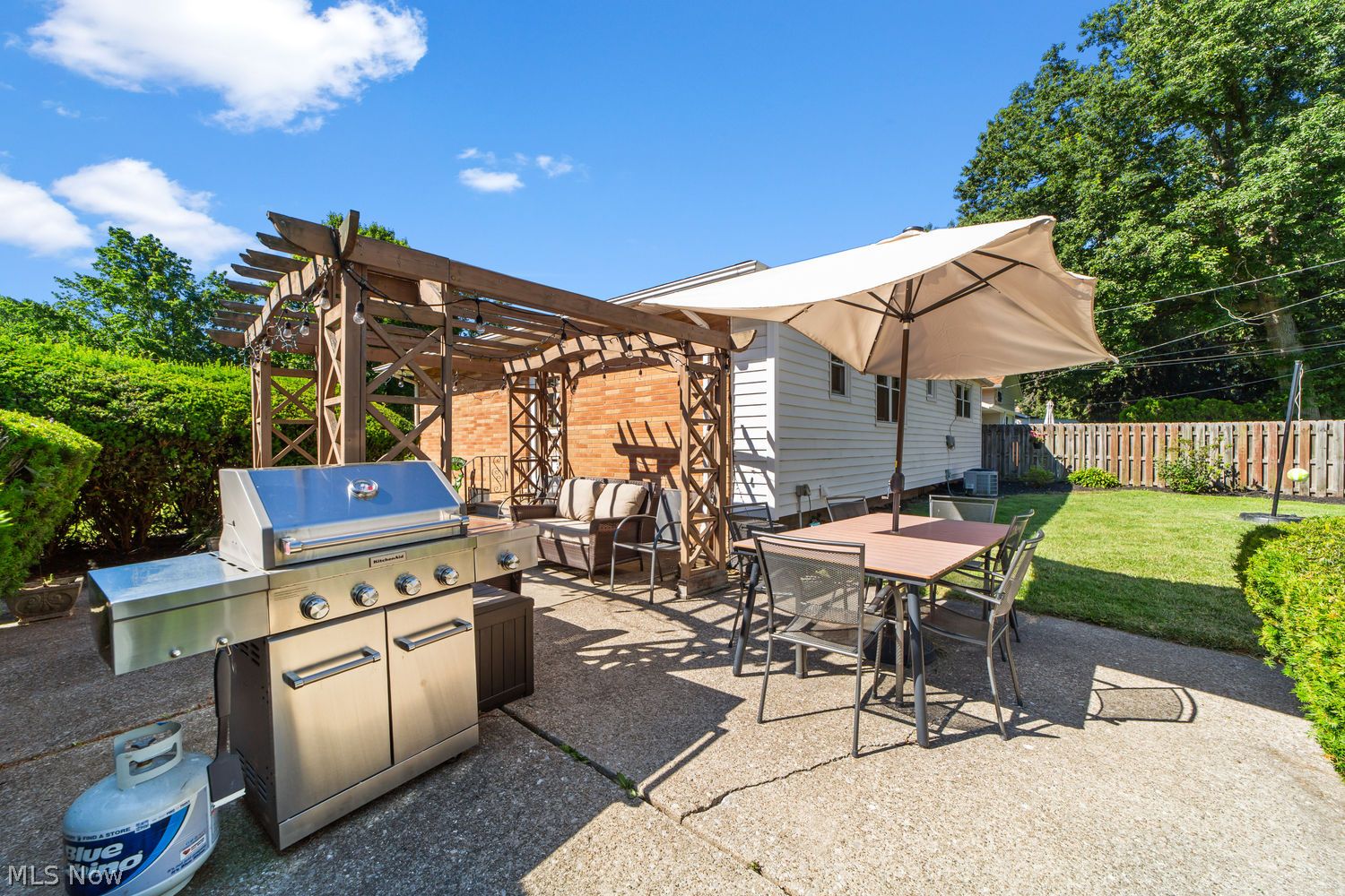 4428 Oak Lane North Olmsted OH 44070