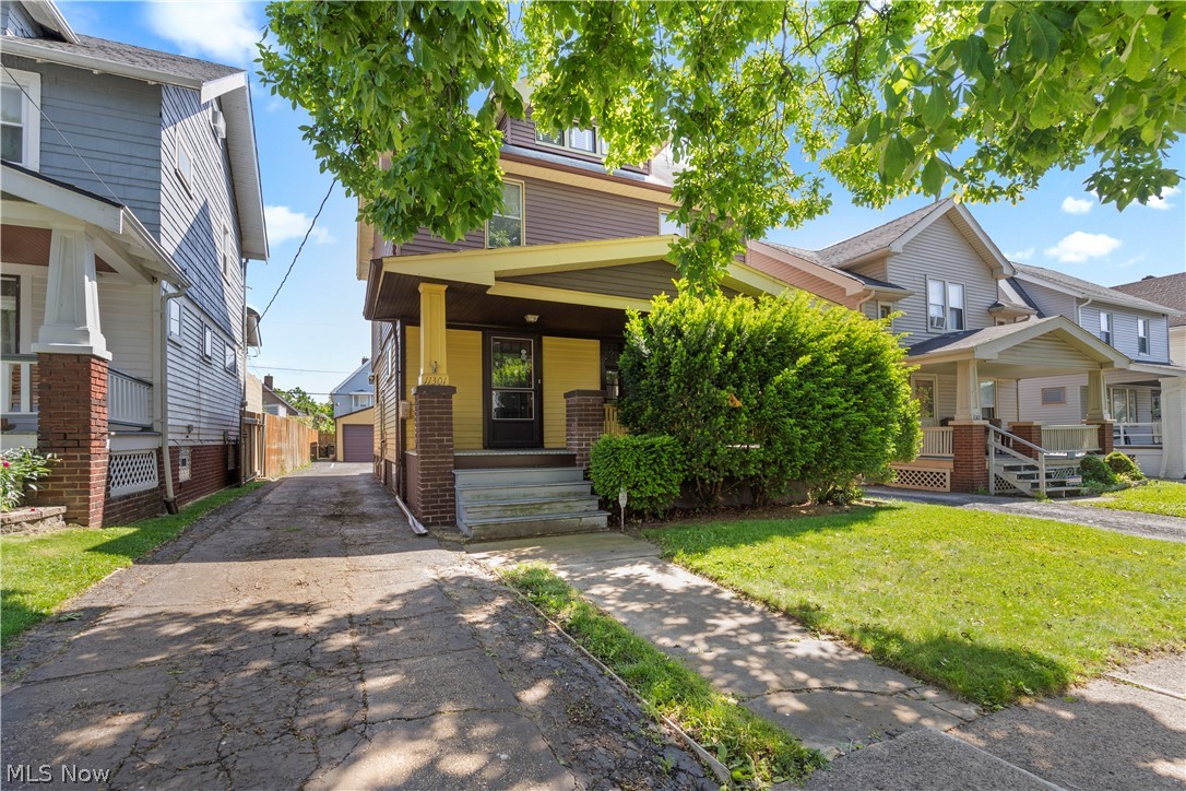 11301 Linnet Avenue Cleveland OH 44111