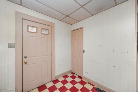 11301 Linnet Avenue Cleveland OH 44111