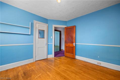 11301 Linnet Avenue Cleveland OH 44111
